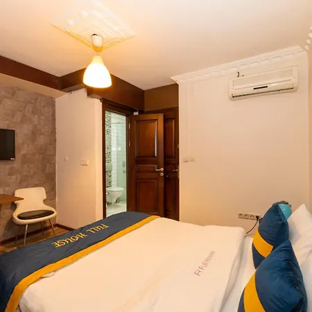 Opera House Taksim 3*